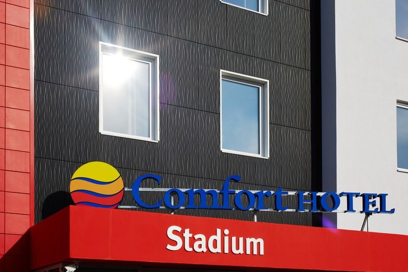 Kyriad Lyon Est Stadium Eurexpo Meyzieu Buitenkant foto