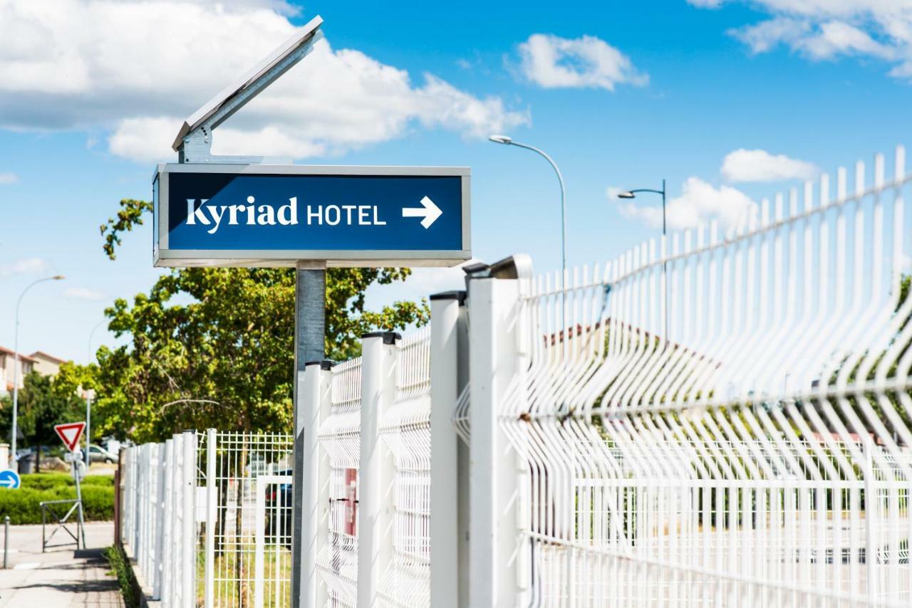 Kyriad Lyon Est Stadium Eurexpo Meyzieu Buitenkant foto